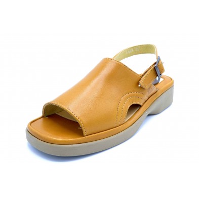 Fluchos 3489 Camel | Sandalia de piel para mujer